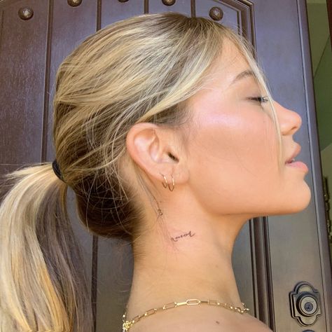 Single Needle Neck Tattoo, Women Small Neck Tattoo, Neck Placement Tattoos, Tiny Angel Number Tattoo, Small 333 Tattoo, 333 Tatoos, Different Tattoo Placement Ideas, Amor Neck Tattoo, Angel Numbers Neck Tattoo