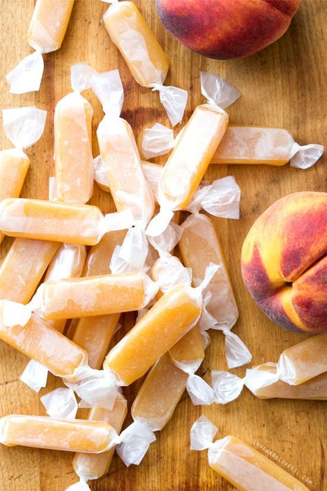 Peach Caramels Peach Puree, Frozen Pie, Peach Desserts, Candy Recipes Homemade, Peach Recipe, Homemade Candies, Candy Recipes, Marshmallows, Pie Recipes