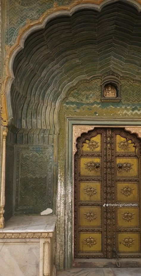 Desi Architecture, Jaipur Trip, City Palace Jaipur, Jaipur Travel, Durga Picture, Indian Temple Architecture, India Architecture, Ancient Indian Architecture, Warehouse Design