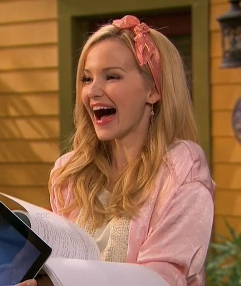 Liv Rooney, Liv And Maddie, Girl Inspiration, Ever After High, Dove Cameron, Blogger Girl, Girl Blog, Disney Girls, Cute Celebrities