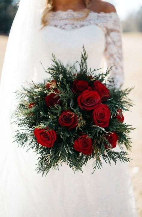 Christmas Wedding Bouquets, Winter Bridal Bouquets, Wedding Planner Checklist, Burgundy Bouquet, Red Bouquet Wedding, Red Wedding Flowers, Red Bouquet, Winter Bouquet, December Wedding