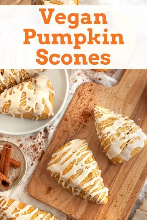 Starbucks Scones, Vegan Pumpkin Scones, Scones Pumpkin, Vegan Starbucks, Scones Vegan, Vegan Scones, Dessert Oreo, Sweet Glaze, Vegan Baking Recipes