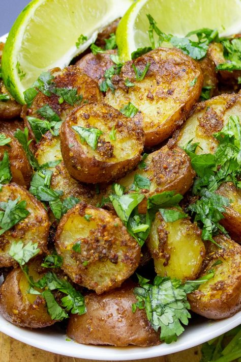 Potato Recipes Vegetarian, Indian Potatoes, Indian Potato Recipes, Potatoes Recipes, Recipes Indian, Seasoning Blend, Potato Dishes, Indian Cooking, Indian Dishes