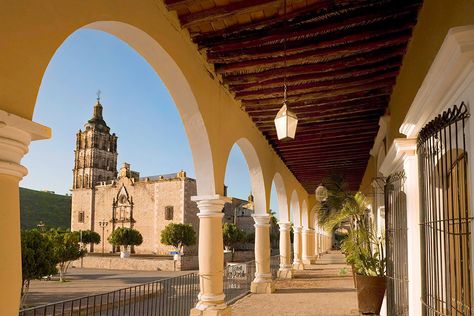 ¿Qué hacer en Alamos Sonora?, tiene mucho que ofrecer; arquitectura colonial y bellezas naturales, te dejamos la 7 cosas que hacer en Álamos Mexican Culture, Colonial Style, San Pedro, Mexico Travel, Travel Bucket, Ferry Building San Francisco, Tourism, Hotel, House Styles