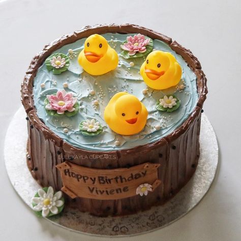 Duck Theme Cupcakes, Ducky Birthday Cake, Rubber Duck Cake Birthday, Duck Birthday Theme Decoration, Duck Cakes Birthday, Birthday Cake Duck, Duck Theme Cake, Duck Cake Ideas, Duck Theme Birthday Party