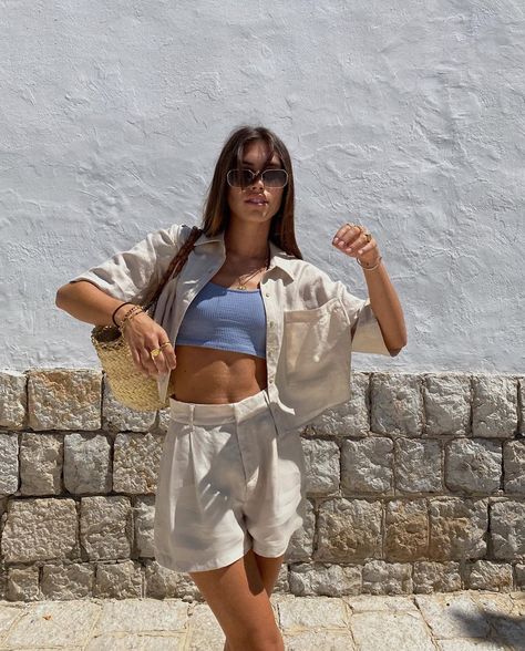 Greece Summer Outfits, Outfits For Spain, Spain Outfit, Italian Summer Outfits, European Fashion Summer, Greece Outfit, Greece Fashion, Hawaii Outfits, European Summer Outfits