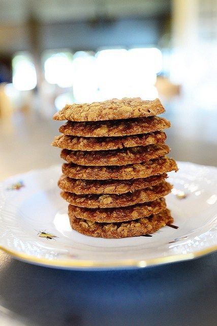 Brown Sugar Oatmeal Cookies, Brown Cookies, Brown Sugar Oatmeal, Yummy Sweets, Tea Cakes, How Sweet Eats, Oatmeal Cookies, Pioneer Woman, Cookie Desserts