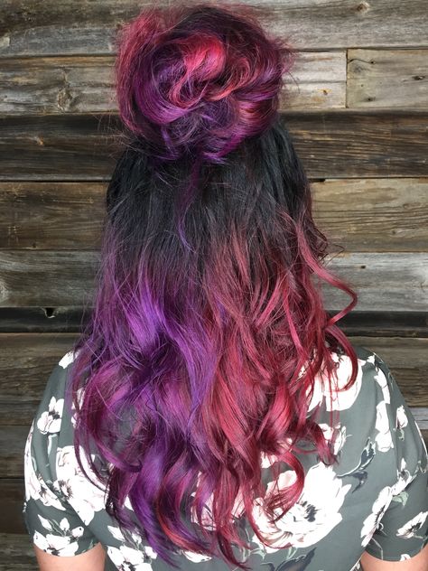 Purple And Red Hair Half, Half Purple Half Red Hair, Half Pink Half Purple Hair, Half Pink Hair, Hair Color Combos, Purple Hair Ideas, Pink Purple Hair, Red Hair Looks, Half And Half Hair