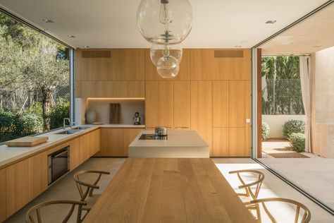 Photo 13 of 16 in M3 House by OLARQ Osvaldo Luppi Architects - Dwell Bulthaup Kitchen, Kitchens Modern, Scandi Kitchen, Skiathos, Kitchen Photos, Open Kitchen, Architect Design, House Inspo, 인테리어 디자인