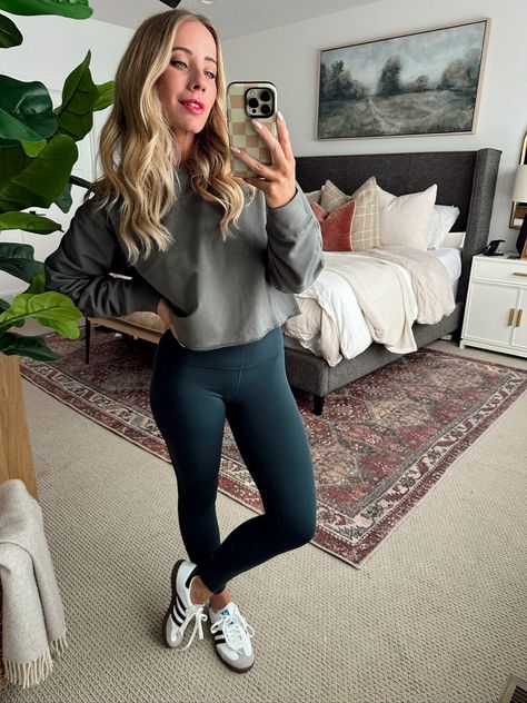 Lululemon Look-Alikes - Twist Me Pretty Top Pick, Workout Sets, Best Amazon, Athleisure Outfits, Crop Sweatshirt, Look Alike, Athleisure, Happy Shopping, Workout Clothes