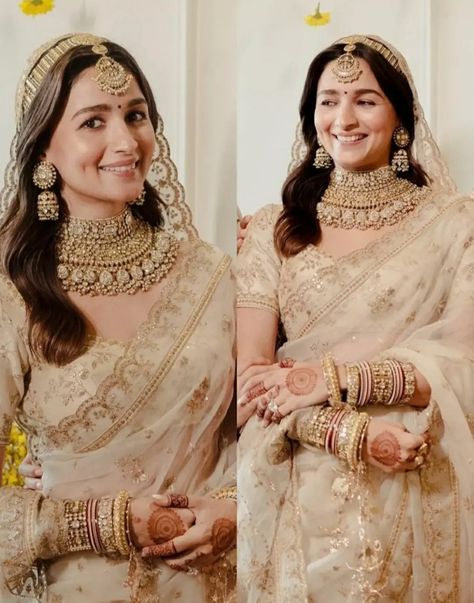 Alia Bhatt Wedding Look, Bride In Saree With Dupatta, Bride Lengha, Jadau Sets, Golden Lehenga, Bride Saree, Hair Style On Saree, Saree Blouse Styles, Punjabi Fashion