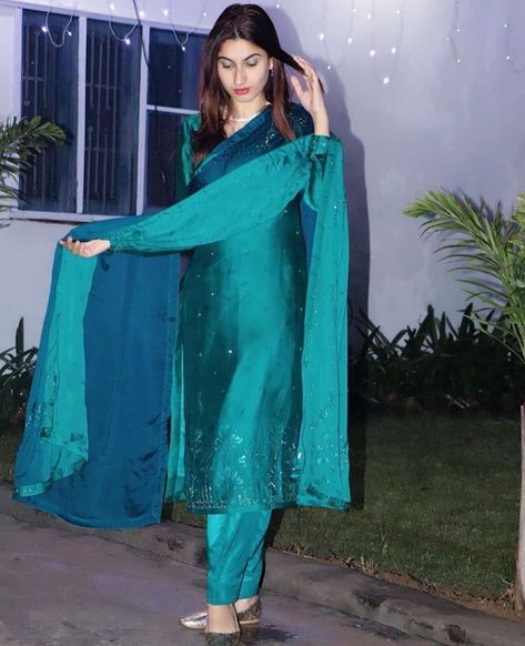 Peacock Color Suit Punjabi, Peacock Color Suit, Peacock Blue Colour Combination Dress, Teal Blue Colour Combination, Peacock Colour Combination, Indian Fashion Outfits, Indian Wear Dresses, New Style Suits, Panjabi Suit