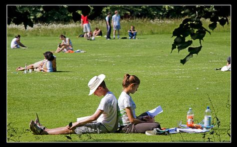 Reading in the park Reading At Park, Reading At Park Aesthetic, People In Park, People Reading In Public, Painting At The Park With Friends, Club Photoshoot, Reading In The Park, Reading In Central Park, Anderson Aesthetic