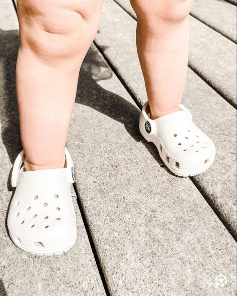 Crocs, toddler crocs, toddler shoes, toddler fashion, summer fashion, vacation ideas, vacation outfit, vacation shoes, style tip, womens shoes, spring shoe, amazon, amazon fashion Crocs For Babies, Baby Crocs Shoes, White Crocs Outfit, Crocs Aesthetic, Crocs Outfit, Toddler Crocs, White Crocs, Crocs Fashion, Vacation Shoes