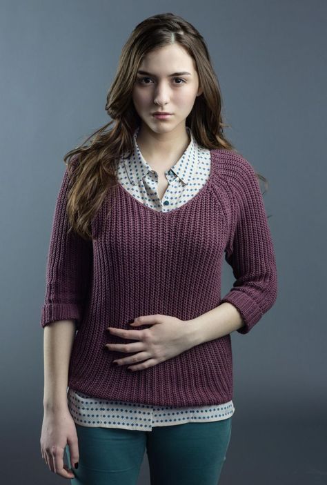 Quinn Shephard, Billy Brown, Toni Collette, Dylan Mcdermott, Drama Tv, Female Character Inspiration, Knit Poncho, Female Actresses, Victoria Secret Fashion Show