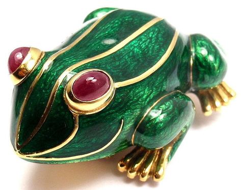 AUTHENTIC! DAVID WEBB 18K YELLOW GOLD RUBY GREEN ENAMEL LUCKY FROG PIN BROOCH | Fortrove Green Gold Jewelry, Frog Pin, Frog Brooch, Frog Jewelry, Green Brooch, Frog Pins, David Webb, Brass Statues, Gold Pin