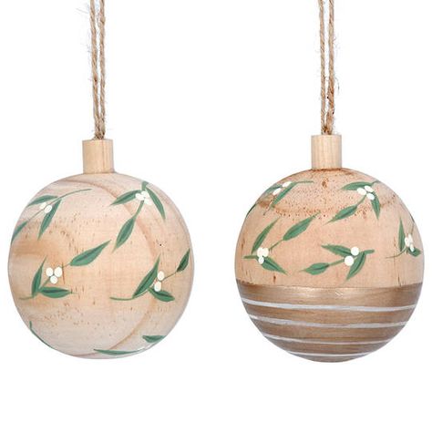 Hanging Spheres - Christmas Tree Decorations - Galtons Christmas World Woodland Christmas Decor, Gisela Graham Christmas, Wooden Christmas Tree Decorations, Christmas World, Gisela Graham, Woodland Christmas, Custom Picture Frame, Christmas Tree Baubles, Wooden Christmas Trees