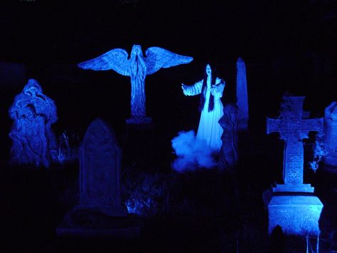 Blue Graveyard Aesthetic, Spooky Blue Aesthetic, Blue Creepy Aesthetic, Blue Halloween Aesthetic Spooky, Halloween Blue Aesthetic, Blue Aesthetic Halloween, Blue Ghost Aesthetic, Blue Horror Aesthetic, Blue Goth Aesthetic