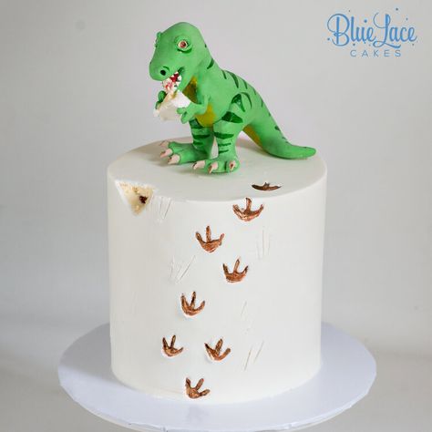 Dinosaur Birthday Cake 2 Tier, Dinosaur Mini Cake, Dino Cake Simple, Dinosaur Eating Cake, Dino Bday Cake, T Rex Cake Birthday Boys, Dinosaur Sheet Cake Ideas, T-rex Cake, Small Dinosaur Cake