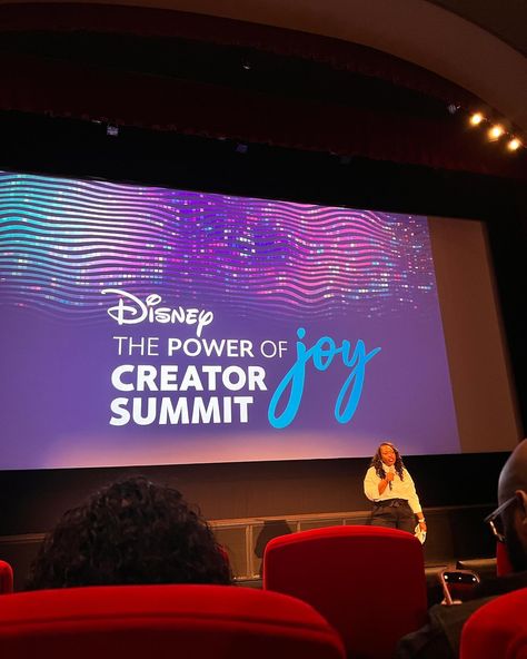 Spent an incredible day at Disney’s The Power of Joy: Creator Summit in California! ✨ One highlight? Immersing myself in animation alongside talented animators at @disneyanimation and gaining insights into Disney’s techniques for sparking joy. 👏🏼 Swipe for the animations presented at their offices! We also learned how these passionate teams are in evoking emotional resonance in everything that they do at Disney—feeling inspired to infuse that magic into my creative projects! 💡 And, we even... Disney Content Creator, Disney Character Dining 2024, Disney Vlogs, Disneyland Animation Academy, Art Of Animation Disney World, Feel Inspired, Content Creator, Highlights, California