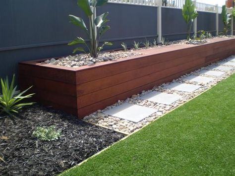 Planter box and seating Making Raised Garden Beds, Vegetable Garden Raised Beds, Building A Raised Garden, Wooden Planter, Diy Raised Garden, Paver Patio, Garden Boxes, Garden Bed, Cool Ideas