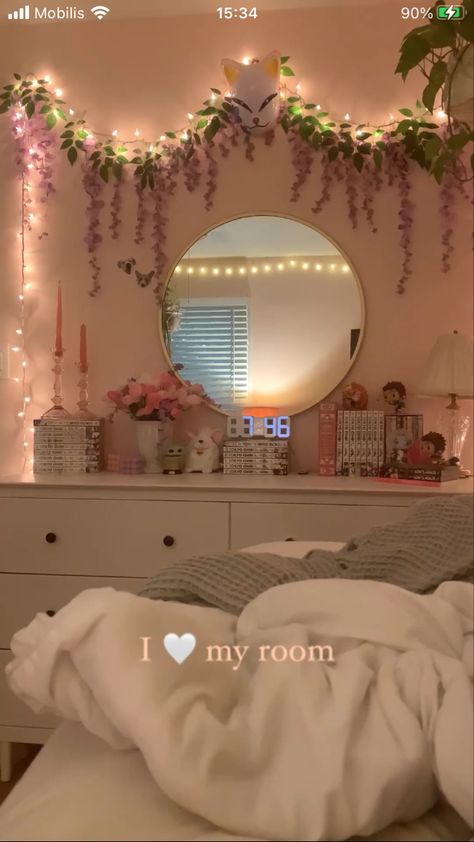 Girly Bedroom Decor Ideas, Bedroom Ideas For 2 Beds, Above Bed Decor Aesthetic, Wall Above Bed Ideas, Above The Bed Wall Decor, Pin Wall, Decor Above Bed, Room Organization Bedroom, Girly Room Decor