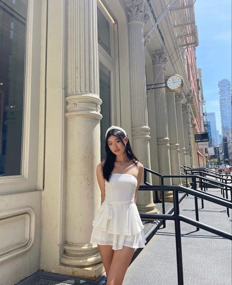 Cute Birthday Brunch Outfits, Mini Skirt Photoshoot Poses, White Strapless Mini Dress, Cafe Pictures, Dress Birthday Party, Ootd Poses, Aesthetic Dress, Instagram Dress, Flowy Mini Dress