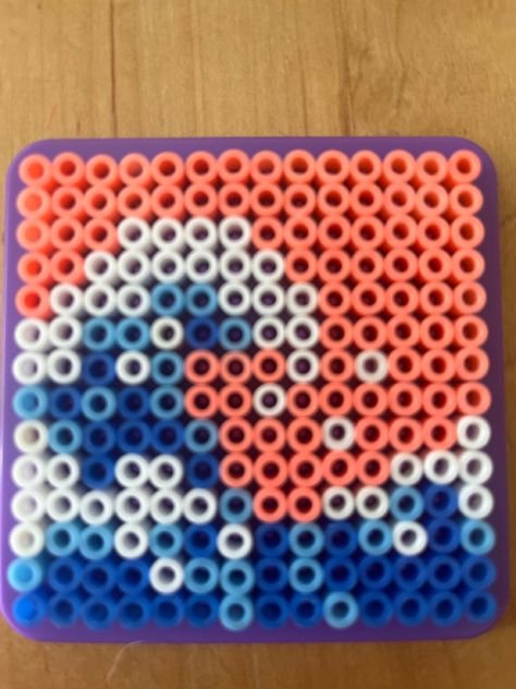 Small Square Perler Bead Patterns, Square Perler Bead Patterns, Circle Perler Bead Patterns, Pyssla Ideas Aesthetic, Hama Beads Aesthetic, Bead Pattern Ideas, Melty Bead Designs, Easy Perler Beads, Hamma Beads Ideas