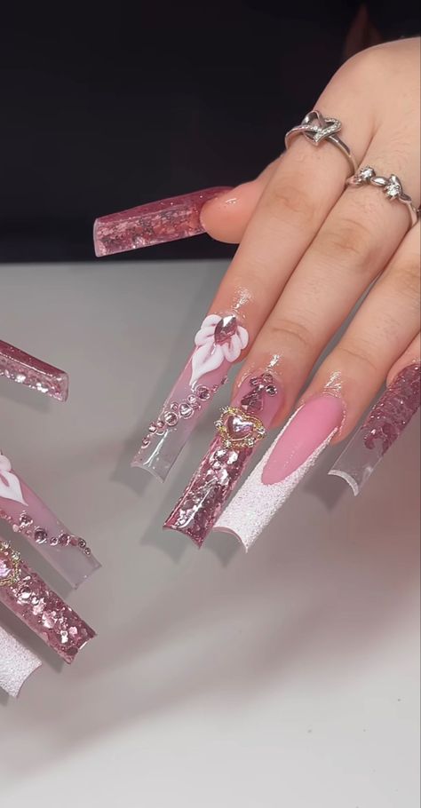 Long Pink Bling Acrylic Nails, Pink Glitter Nails With Rhinestones, Best Acrylic Nails Pink, Latina Acrylic Nails Pink, 19 Birthday Nail Ideas, Rose Gold Quince Nails, Pink Xl Nails, 25 Birthday Nails, Pink Buchona Nails