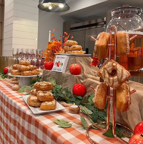 🍂 Rolling into Fall with one of my favorite setups yet! 🍩🍁 We hosted a doughnut breakfast at a beautiful 55+ community in South Carolina, and it was absolutely amazing. The residents had a blast, the atmosphere was cozy, and the donuts were *delicious*! Feeling grateful for the opportunity to create memorable moments like this with SocialHub Company. Here’s to many more fall events filled with good vibes and tasty treats! 🧡 #FallEvents #EventHostLife #socialhubevents #eventscuratedbydestiny #... Feeling Grateful, The Residents, Fall Events, Event Hosting, Tasty Treats, Having A Blast, Farm Fresh, Memorable Moments, Yummy Treats