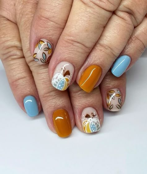 Blue Pumpkin Nail Art, Fingernails Painted Fall, November Theme Nails, Fall Harvest Nails, Atum Nails Design, Autumn Fingernails, Fall Fingernail Designs Autumn, Short Fall Nail Designs 2023, November Themed Nails