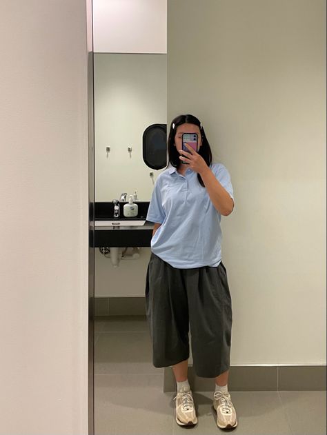 polo shirt ootd, balloon pants, culottes, nike zoom vomero, oversized outfit ideas Oversized Polo Shirt Outfit, Oversized Outfit Ideas, Polo Shirt Outfit, Shirt Ootd, Work Ootd, Oversize Outfit, Polo Shirt Outfits, Baggy Shirt, Oversized Polo