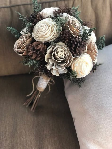 Cones Diy, Pine Cone Art, Pinecone Crafts, Diy Pinecone, Winter Bouquet, Rustic Wedding Bouquet, Rustic Bouquet, Cone Crafts, Pine Cone Decorations