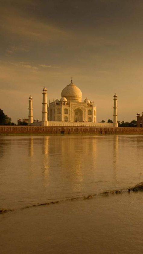 7 Wonders Of World, Taj Mahal Aesthetic, 7 World Wonders, Eiffel Tower France, Jaipur Travel, New York Wallpaper, India Architecture, Taj Mahal India, Good Photo Editing Apps