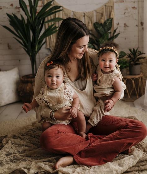 Boho Family Pictures Indoor, Mommy And Me Photo Shoot Twins, Twin Mom Photoshoot, Mom And Twins Photography, Maia Knight, Twin Baby Photography, Motherhood Photos, Moms Photography, Twin Photography