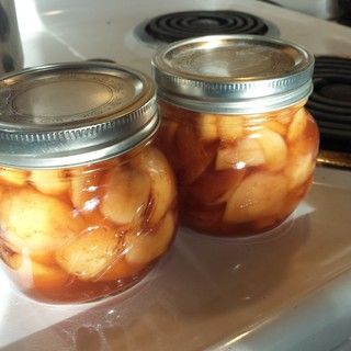 Pressure Canning Apples from Home Apple Recipes For Canning, Apple Canning, Canning Applesauce, Canning Apples, Pressure Canning Recipes, Freezing Apples, Home Canning Recipes, Apple Peeler, Canned Apples