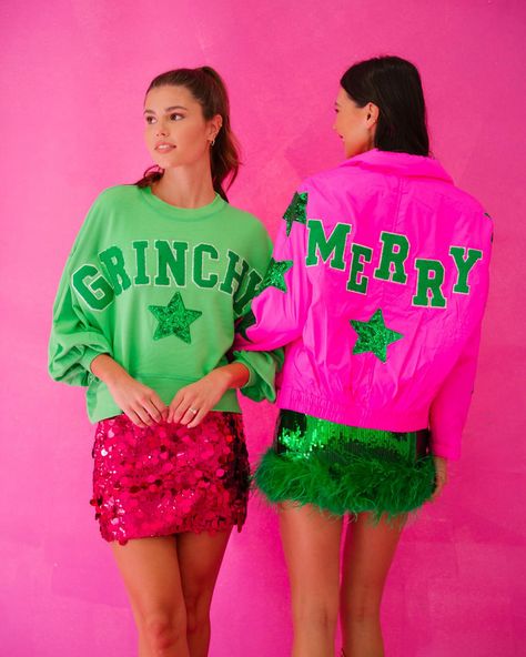 Merry & Grinchy 💖 #JudithMarch | Instagram Hot Pink Puffer Jacket, Christmas Outfit Inspiration, Xmas Reindeer, Christmas Sweater Outfits, Pink Puffer Jacket, Christmas Products, Judith March, Preppy Christmas, Christmas Outfits Women