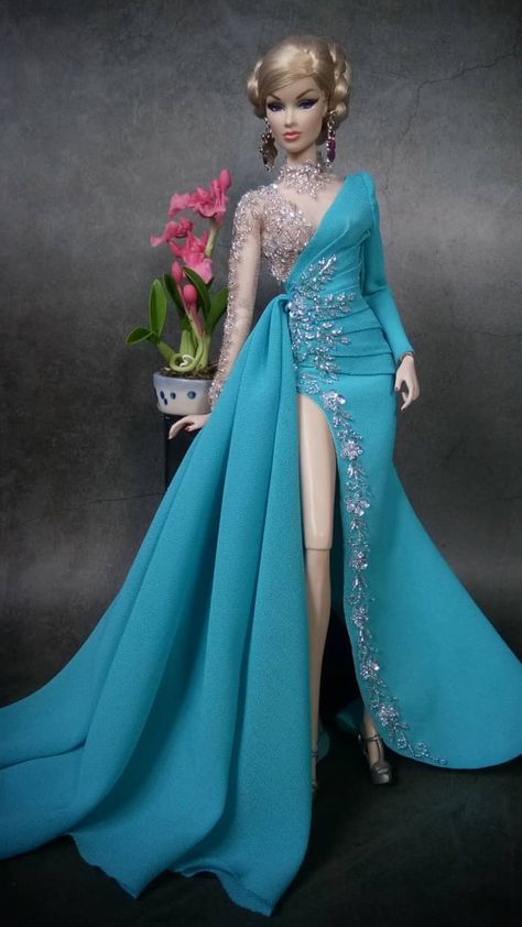 Sebastian Gunawan, Sparkle Gown, Barbie Bridal, Warrior Outfit, Diy Barbie Clothes, Beautiful Evening Dresses, Christmas Barbie, Barbie Dress Fashion, Diy Jacket