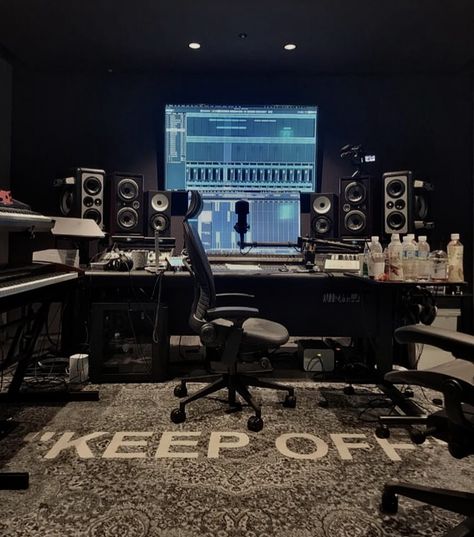 Music Recording Studio Aesthetic, Music Studio Room Aesthetic, Studio Recording Room, Recording Studio Aesthetic, Music Studio Aesthetic, Studio Music Room, Home Recording Studio Setup, Recording Studio Setup, Producer Studio