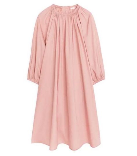 6 Colours You'll Spot in Every Street Style Gallery This Summer Pale Pink Dress, Cotton Frocks, Girls Long Dresses, Long Kurti Designs, Plain Outfits, Royal Dresses, Gathered Dress, Dream Dresses, Frocks For Girls