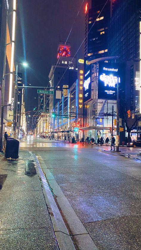 Canada Bc British Columbia, Downtown Vancouver At Night, Downtown Vancouver Aesthetic, Rainy Vancouver, Vancouver Wallpaper, Vancouver Nightlife, Vancouver Night, Vancouver Canada Photography, 2025 Goals