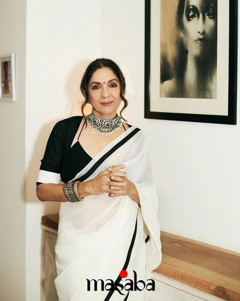 Neena Gupta, Choli Blouse Design, Simple Frock Design, New Saree Blouse Designs, Traditional Blouse Designs, Latest Model Blouse Designs, Fashionable Saree Blouse Designs, Womens Trendy Dresses, Sari Blouse Designs