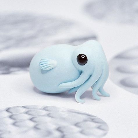 Bobtail Squid, Crea Fimo, Hadiah Diy, Clay Dragon, Polymer Clay Figures, Polymer Clay Sculptures, Polymer Clay Animals, Toy Art, Animal Sculpture