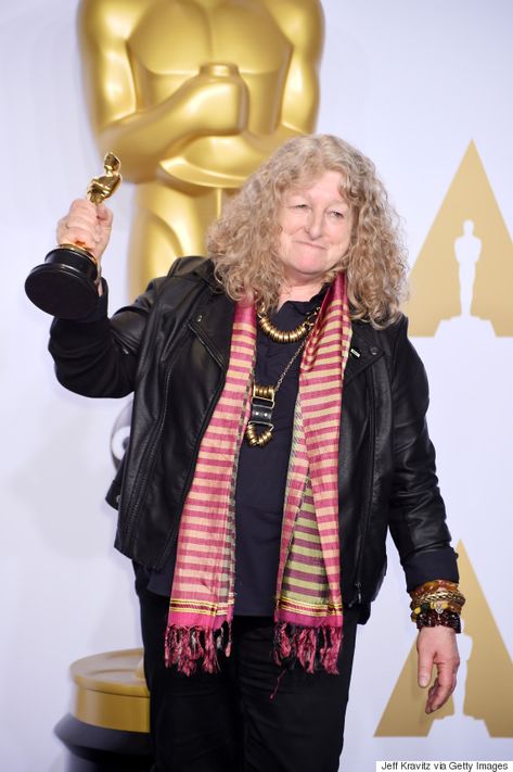 Men’s hatred of women epitomized in their response to Jenny Beavan at the Oscars---It is no great irony that the male gaze is present in full force at the Oscars every year. The theory’s origins lie in feminist film theory, articulated first by Laura Mulvey, in her 1975 essay, “Visual Pleasure and Narrative Cinema,” and so it is only suitable for the tradition to be upheld during … Laura Mulvey, Jenny Beavan, The Male Gaze, Male Gaze, Film Theory, Art Theory, Media Studies, Cinema Film, The Oscars