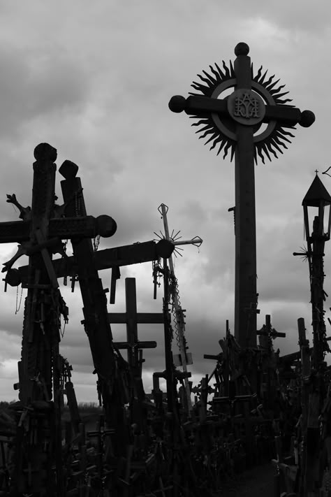 Lithuania Cross Hill, Siauliai Lithuania, Hill Of Crosses Lithuania, Hill Of Crosses, Cross Drawing, Cross Wallpaper, Sacred Architecture, Southern Gothic, Gothic Aesthetic