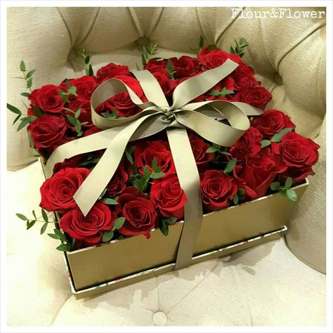 Flower For Valentine Day, Box Flower Bouquet, Valentine's Flowers, Valentine Gifts Flowers, Flowers In A Box, Bouquet Of Flowers Gift Valentines, Valentines Day Bouquet, Valentines Flower Arrangements Ideas Bouquets, Valentine’s Day Bouquet