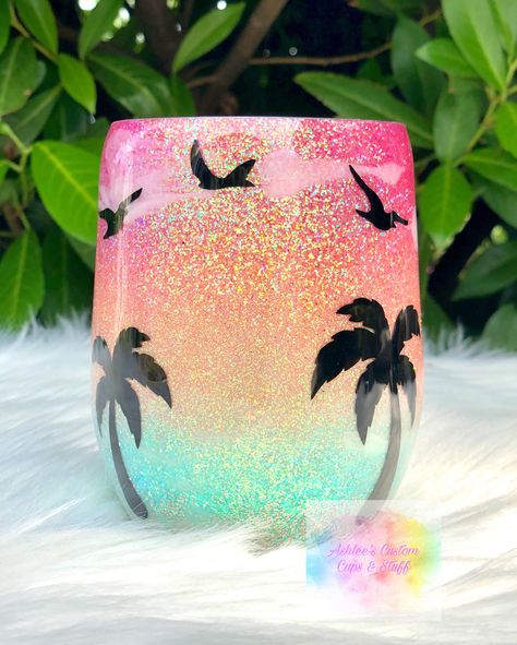 Beach Glitter Tumbler, Tropical Tumbler Ideas, Beach Tumbler Ideas, Summer Tumbler Cups, Beach Tumbler Cups, Summer Tumbler Ideas, Kids Tumbler Ideas, Watermelon Tumbler, Bling Business