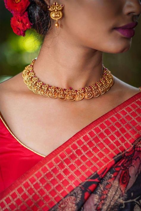 Gold Plated Lakshmi Coin Necklace ~ South India Jewels Kasu Mala Designs Gold, Salwar Ideas, Lakshmi Temple, Bridal Jewellery Set, Diamond Pendent, Necklaces Set, Latest Jewellery Trends, Gold Chain Design, Trending Necklaces