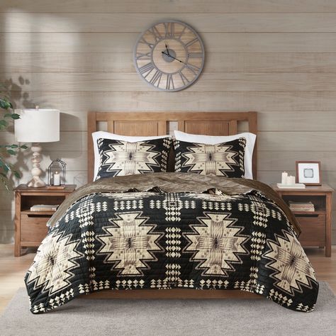 The Woolrich Sierra Print Plush Coverlet Set offers a warm and inviting lodge update to your bedroom. This plush comforter features a tan and black over-scaled Aztec print with 2 coordinating shams to create a charming cabin look. Plush Quilt, Plush Comforter, Western Bedroom, Bedding Stores, Coverlet Set, Western Home Decor, Steam Iron, Plush Fabric, Quilt Set