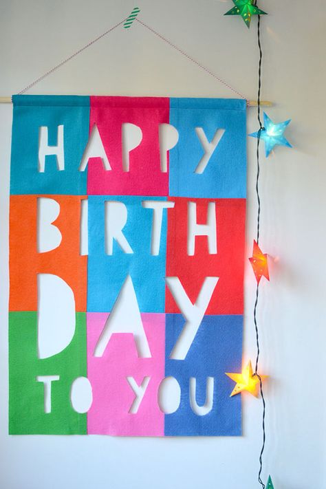 DIY sew felt birthday banner - Small For Big Felt Birthday Banner, Brilliant Ideas Diy, Happy Birthday Banner Diy, Diy Birthday Banner, Homemade Birthday, Diy Banner, Colorful Birthday, Happy Birth, Felt Diy